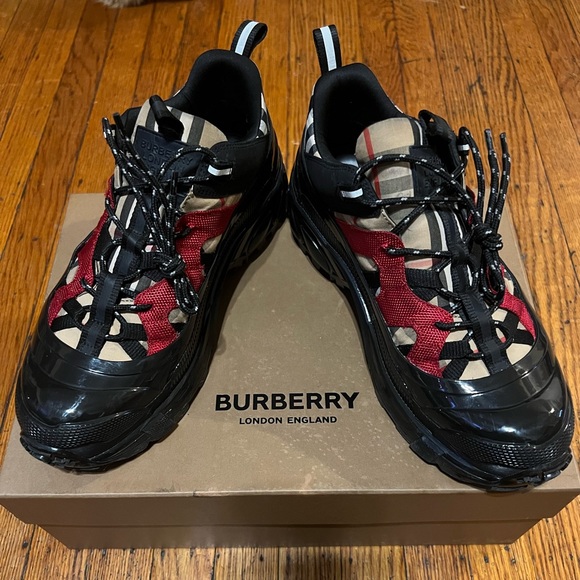 Men’s Burberry sneakers